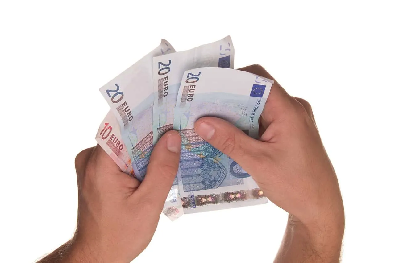 Inzercia úverov - pozor na podvodné ponuky
