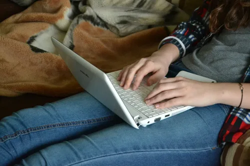 Pôžička cez telefón a mobilné financie