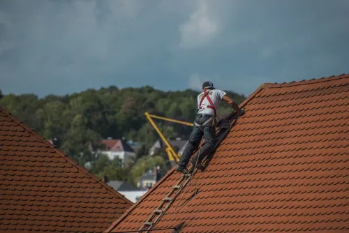 Práce na novej streche a finančné riešenie